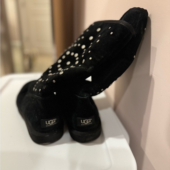 Very good condition UGG studded black boots - Picture 3 of 4